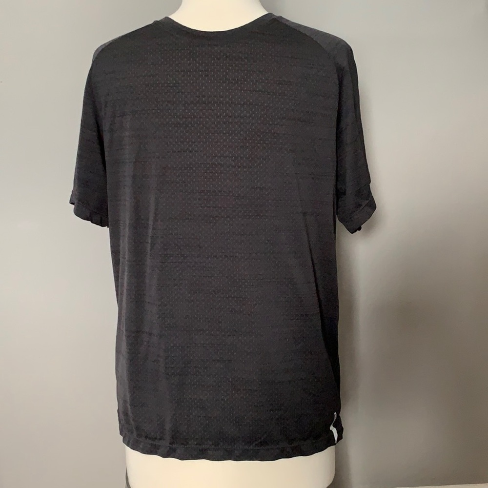 Performance tee
